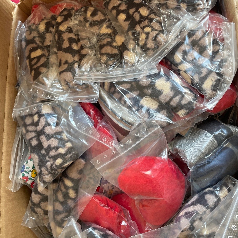 X's 50 Bavarian Smelly Fatty Heart Pillow Sack & Cheetah Sticks Bulk Cat Toy